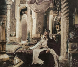 Pierre Loti en tenue de bédouin, illustration d’un article sur ses voyages en Terre Sainte